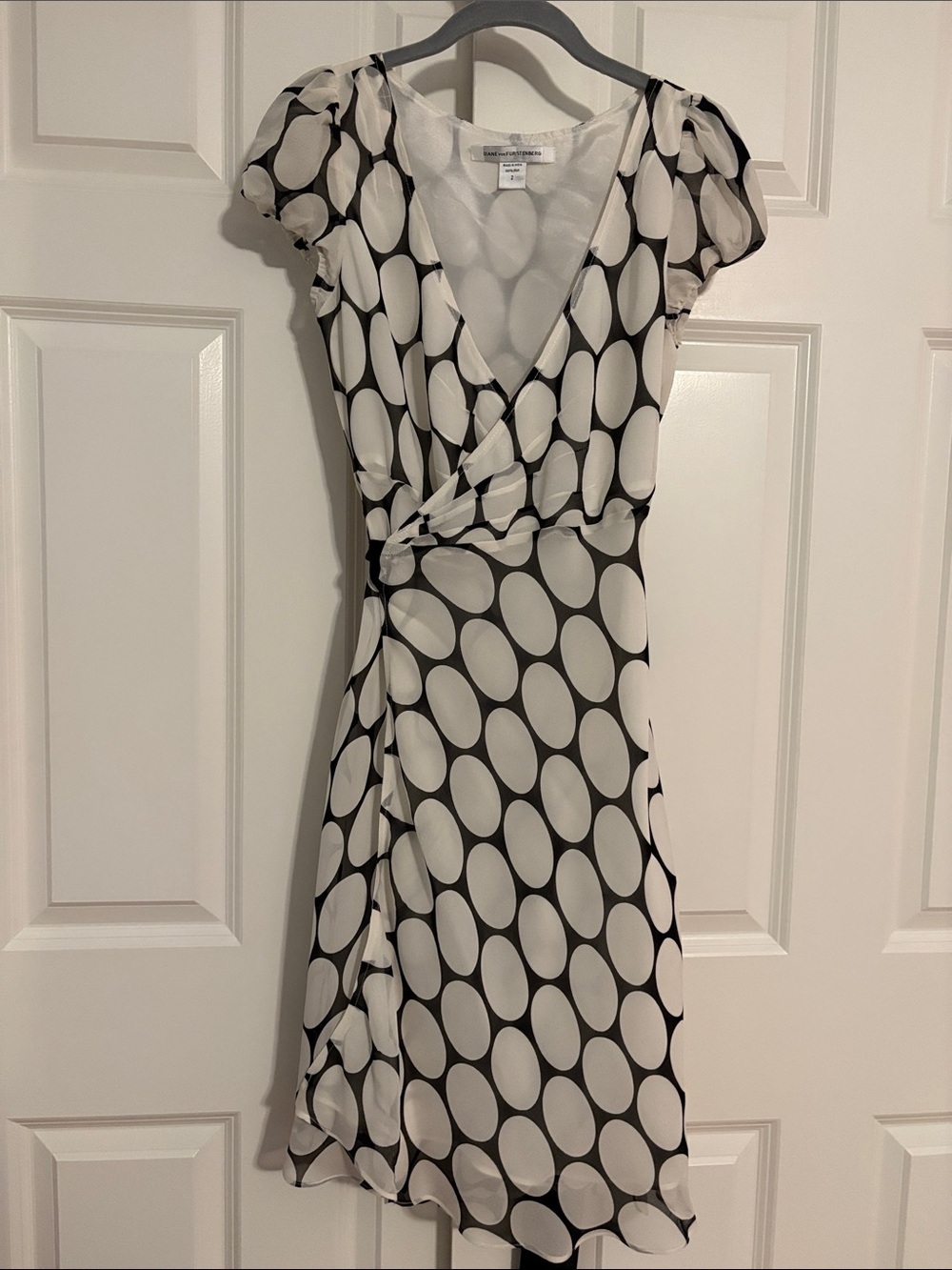Diane Von Furstenberg Black & White Wrap Dress with Abstract Dot Print - size 2